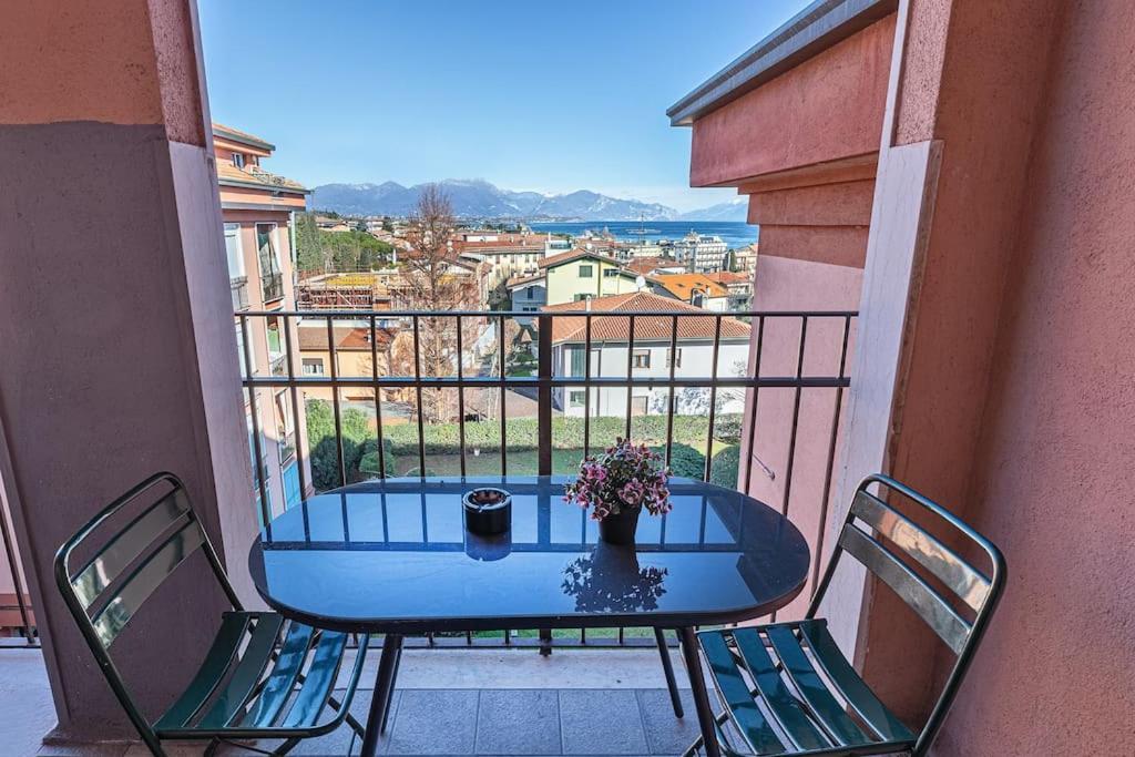 Garda Lake View Apartment Дезенцано-дель-Гарда Екстер'єр фото